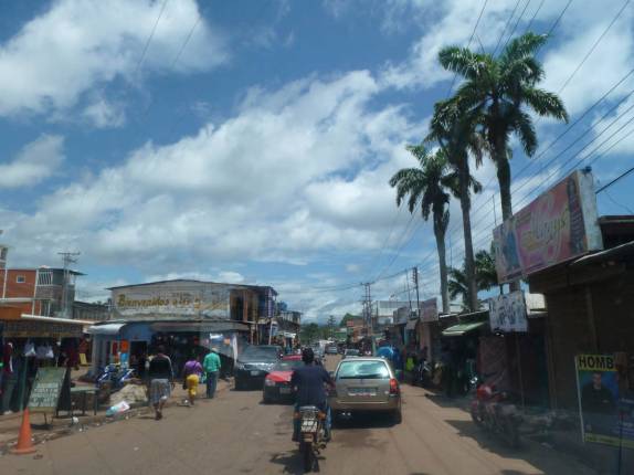 Atravessando o centro garimpeiro de El Dorado, antes de entrar na Gran Sabana, na Venezuela